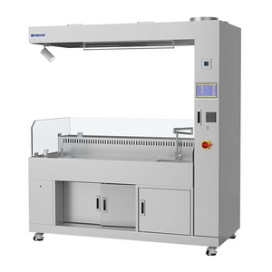 Poste de travail de pathologie à flux laminaire