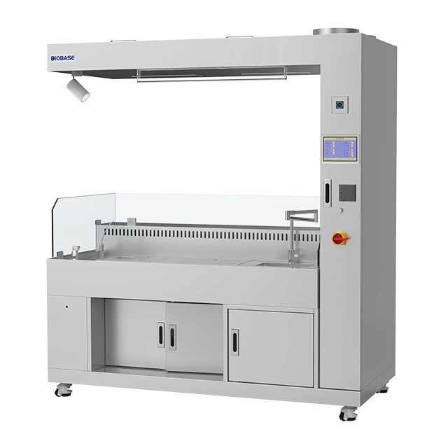 Poste de travail de pathologie à flux laminaire