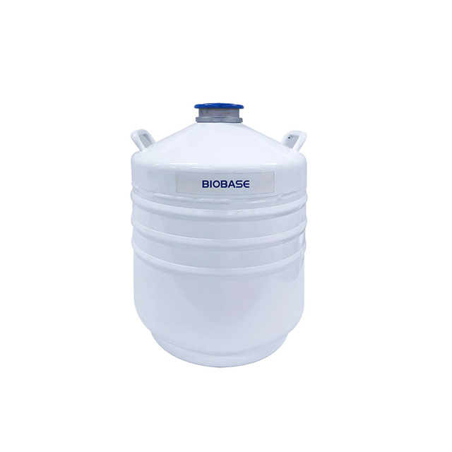 Série de récipients d'azote liquide de transport.